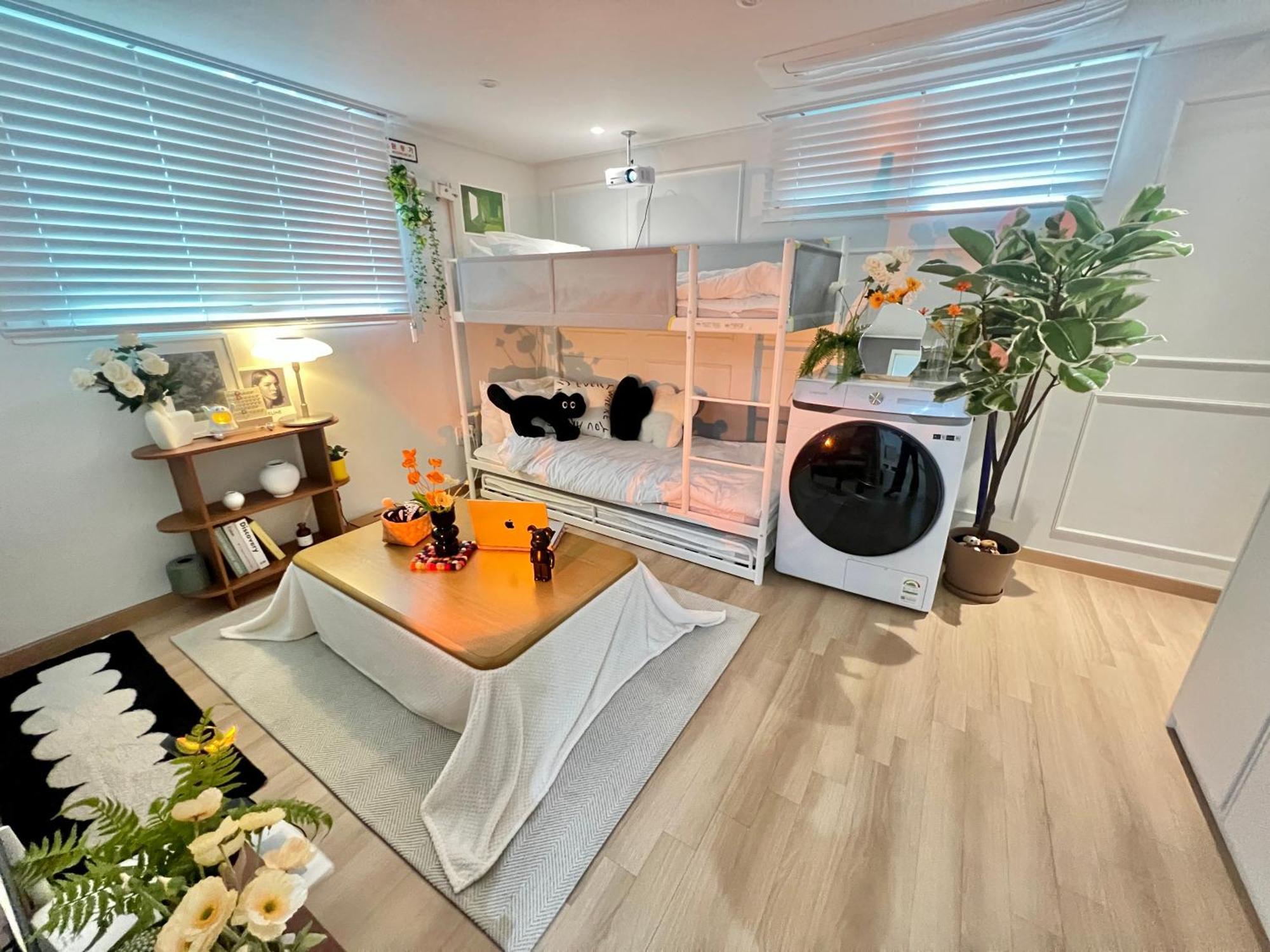 Hongdae Station 7min, Designer House *