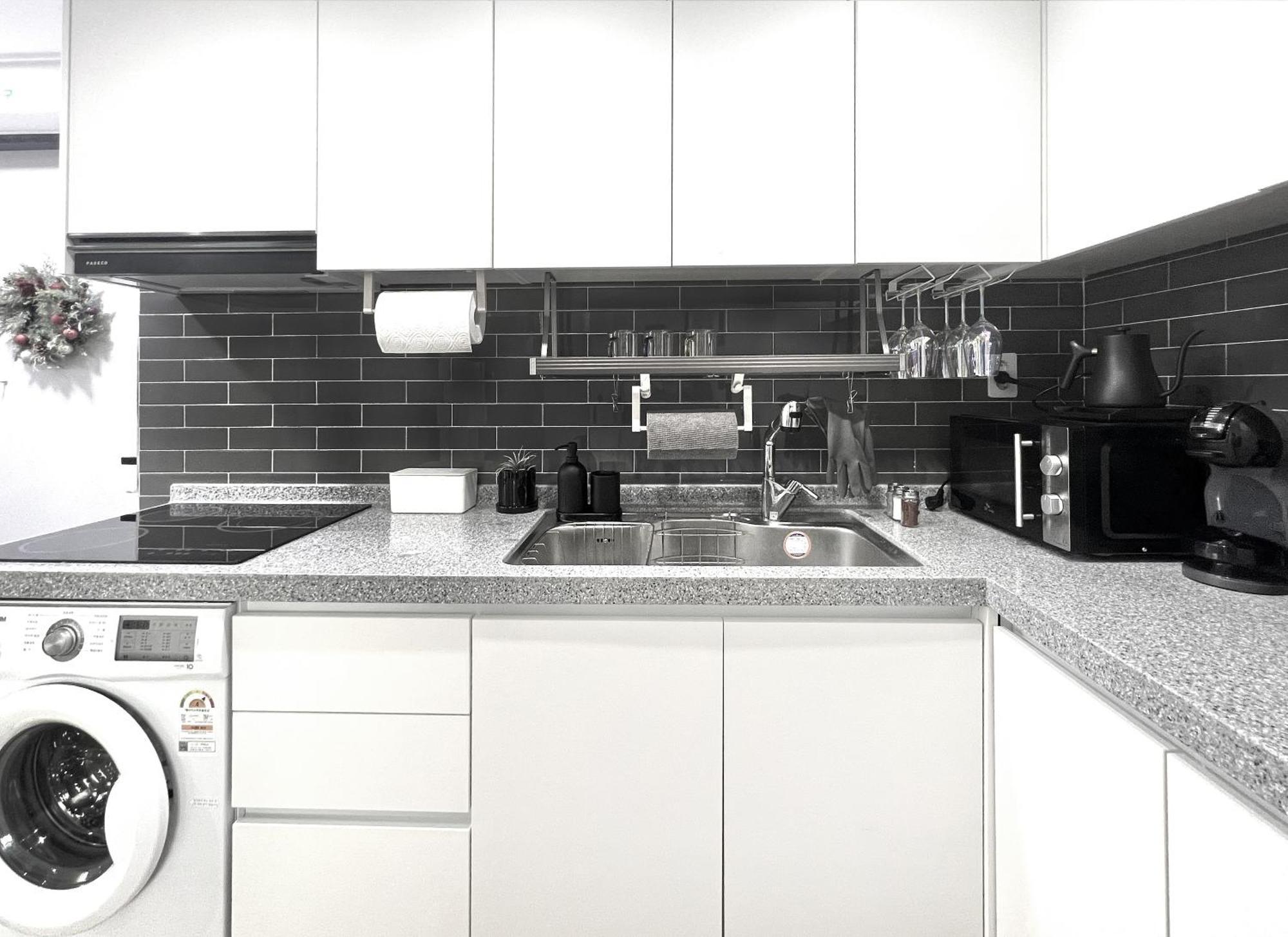 Villa Hongdae Station 7min, Designer House *