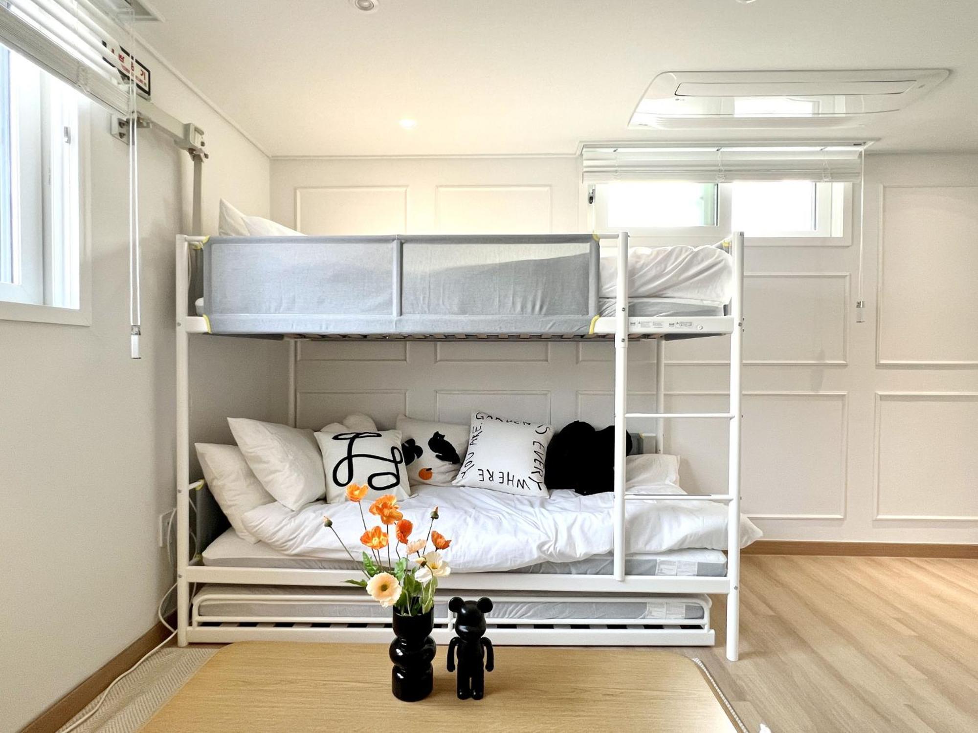 Villa Hongdae Station 7min, Designer House Seoul