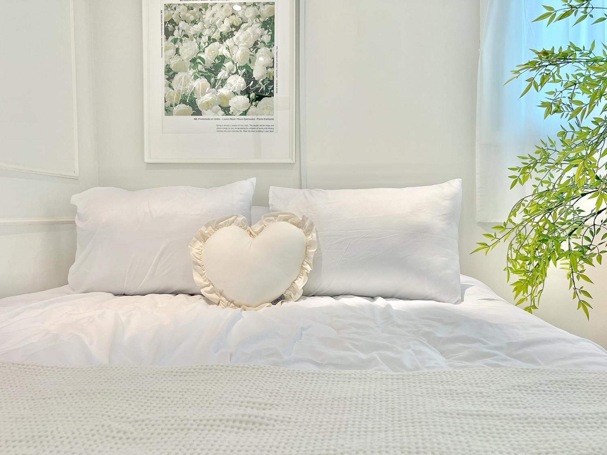 Hongdae Station 7min, Designer House